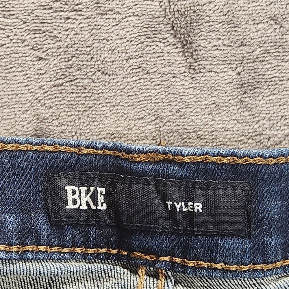 BKE Jeans Mens 34x32 Blue Tyler Bootcut Relaxed Fit Medium Wash Denim - Picture 4 of 9
